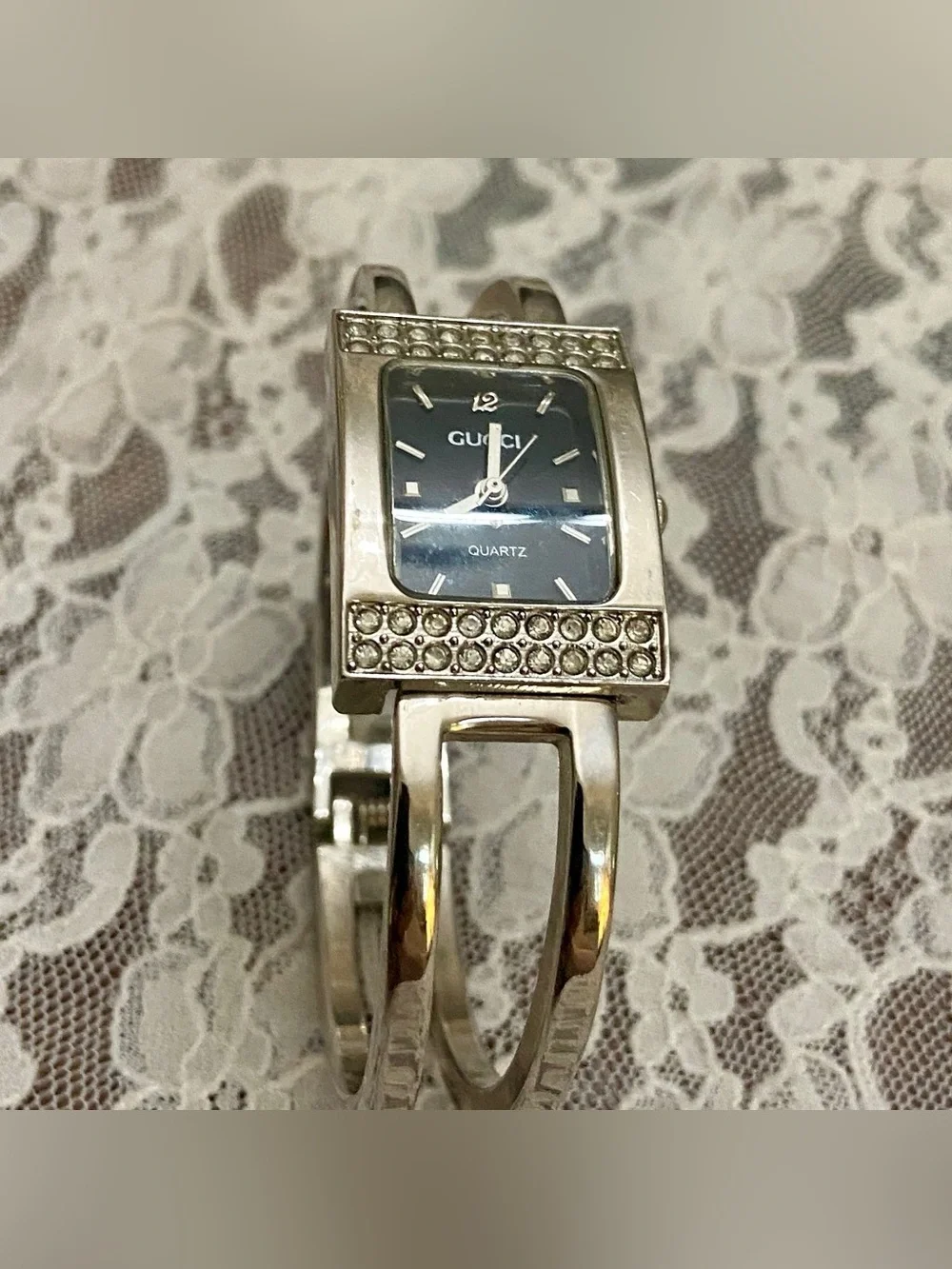Gucci 90001 Quartz Silver Tone with Rhinestones Bangle Ladies Watch